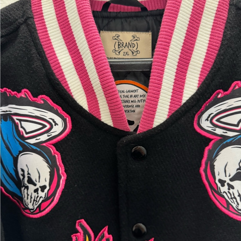 Miami Graphic Bomber Jacket - Black and White 100% wool - Picture 6 of 10
